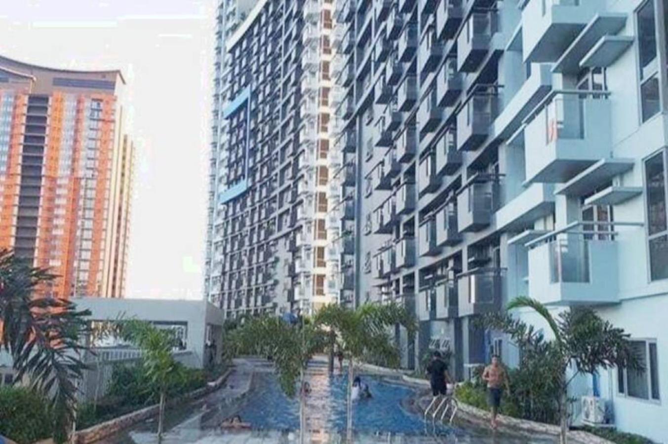Great View With Balcony In Araneta Center Manila Exterior foto