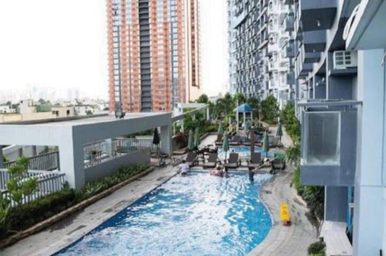 Great View With Balcony In Araneta Center Manila Exterior foto